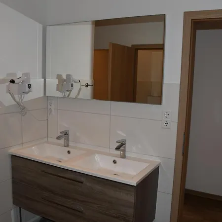 Zimmervermietung Hostal Ludwigsburg