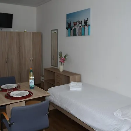 Zimmervermietung Hostal Ludwigsburg